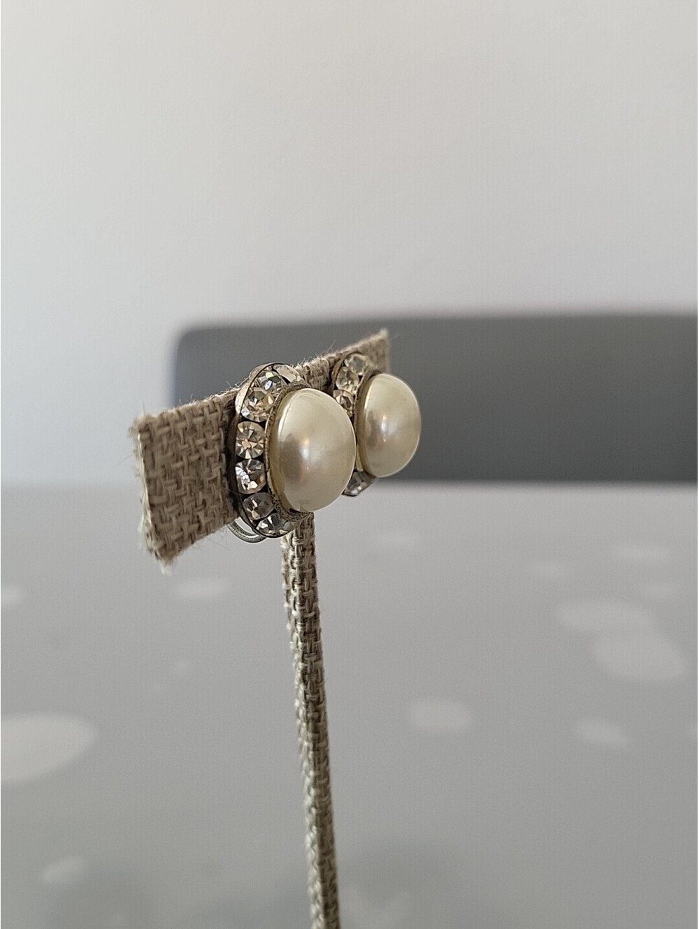 Vintage Silver Tone Pearl Rhinestone Clip-On Earrings Beautiful See Pictures K11 - Picture 7 of 11